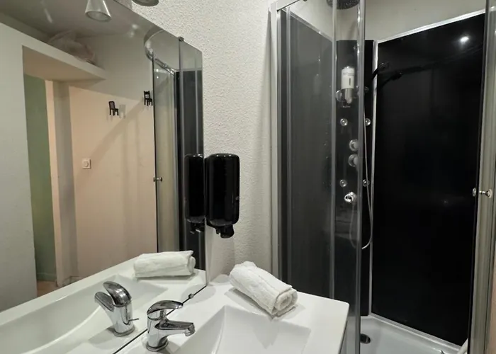 Cosy F2 , Marx Dormoy A Wifi